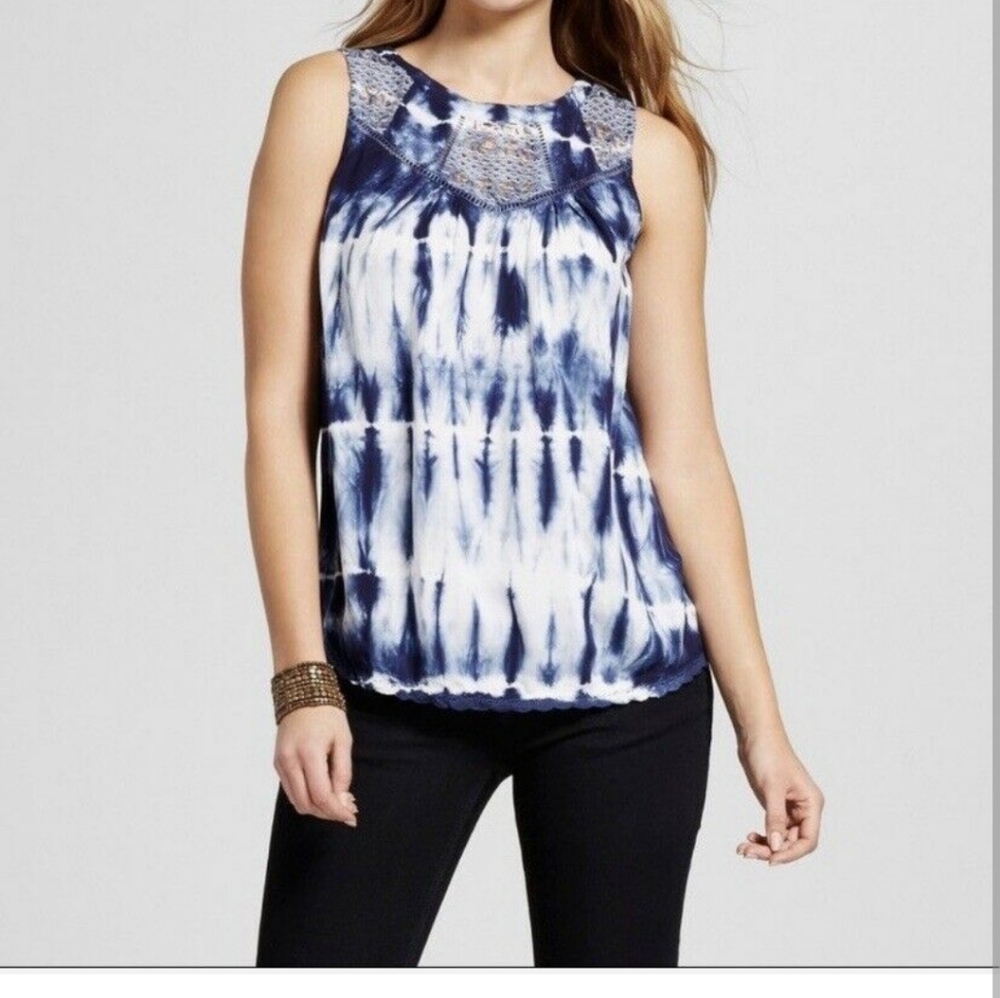 Knox Rose gray and white embroidered tank - Women's XS